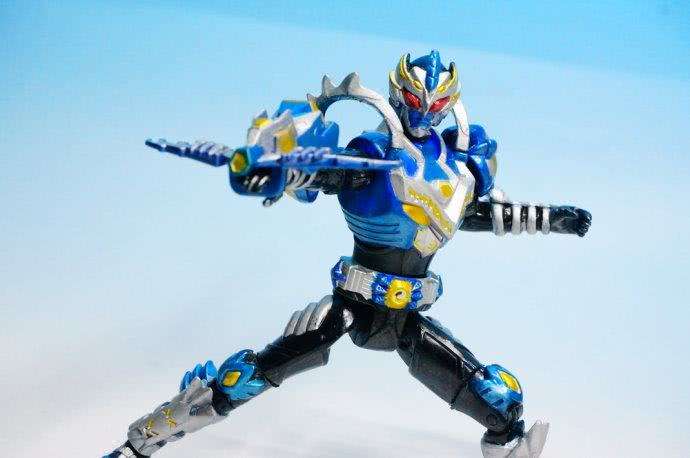 蒙面铠甲大闯关无限金币版